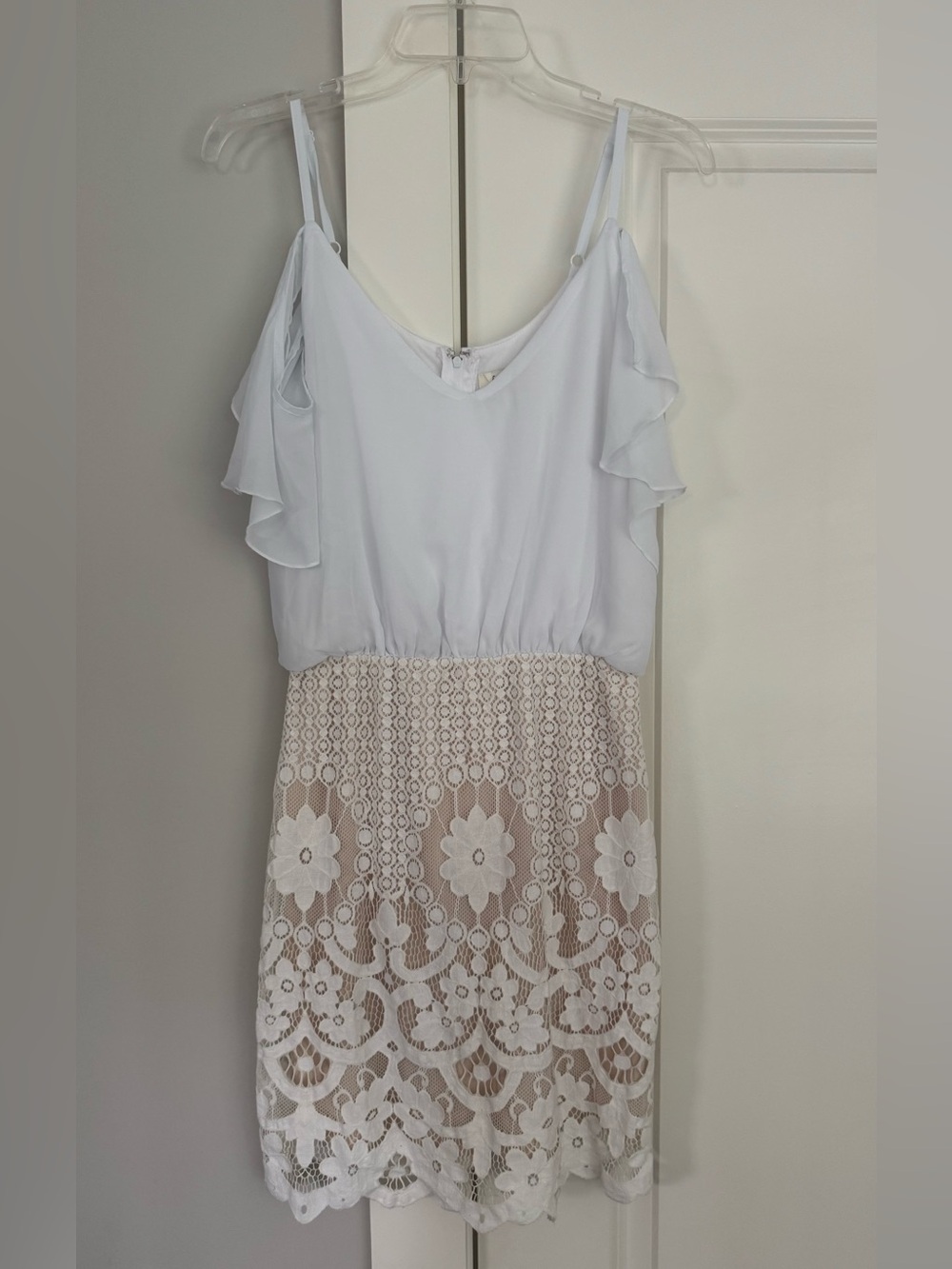 Francesca’s White Cold Shoulder Lace Crochet Dress Small